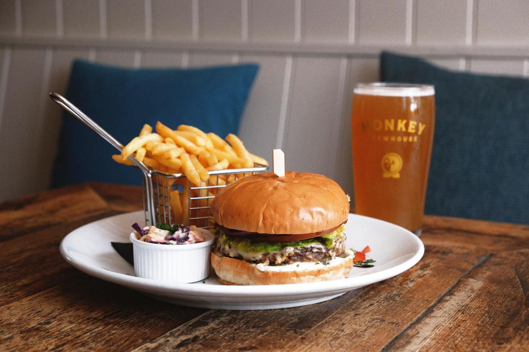 فندق Monkey Brewhouse ليمنجتون المظهر الخارجي الصورة